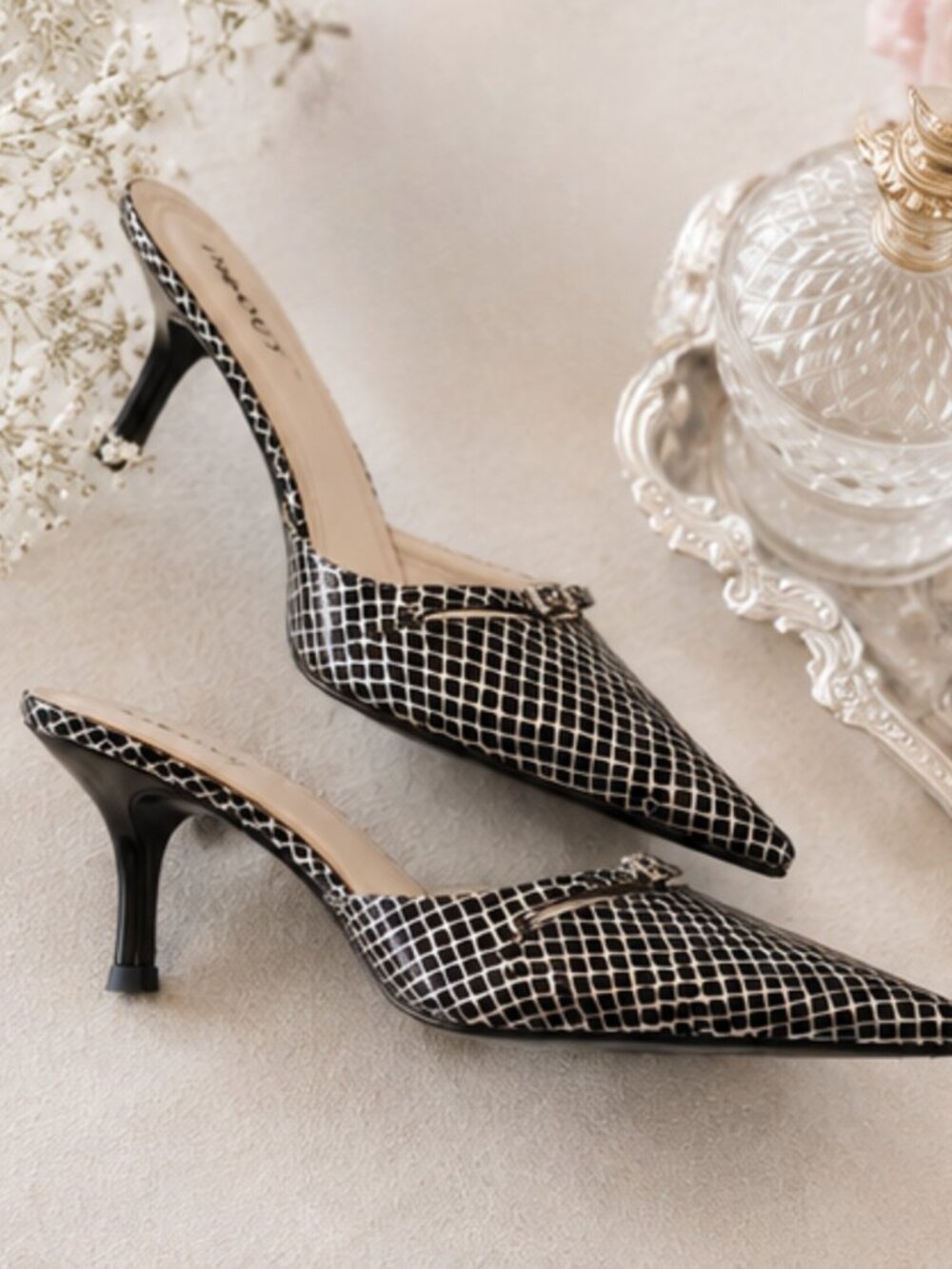IN&OUT Vintage Y2K Faux Snakeskin Pointed-Toe Mule Heels - Picture 2 of 5